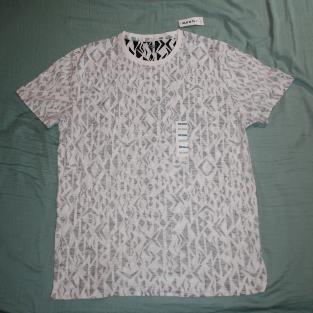 Old Navy Two Sided Pattern Crew Neck T shirt Large
